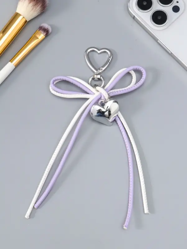 Брелок на карабине "Двойной бант с сердцем" бело-сиреневый 14х9х1,5 см