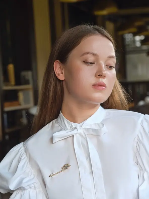 Булавка &laquo;Пчела&raquo;, со стразами, 5.5 см, чёрно-белая в золоте