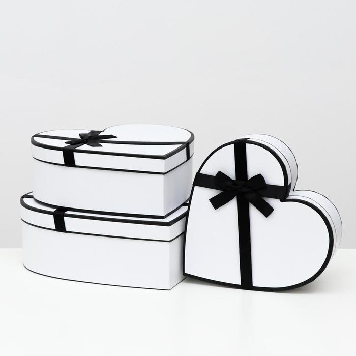 Набор коробок 3 в 1 Набор коробок 3 в 1 "Сердца", 33 x 32 x 11,5 - 26 x 25 x 9,5 см