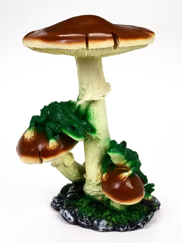 Садовая фигура 43 х_ х _ см зеленый полистоун Гриб тройной с двумя лягушками