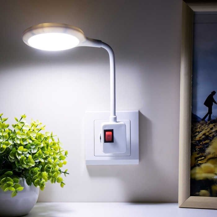 Бра в розетку "Джойс" LED 7Вт белый 1,5х12х31 см