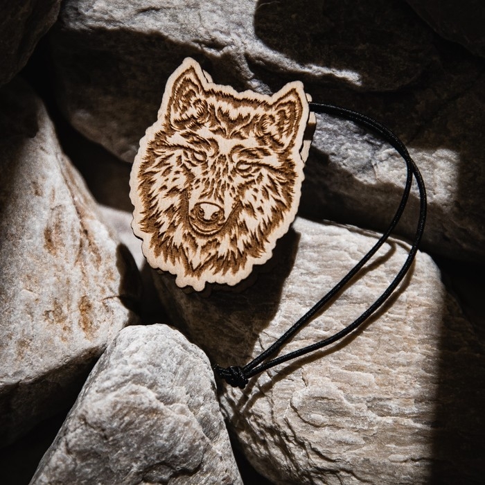 Подвеска автомобильная Grand Caratt Волк, дерево, войлок Подвеска автомобильная Grand Caratt Волк, дерево, войлок