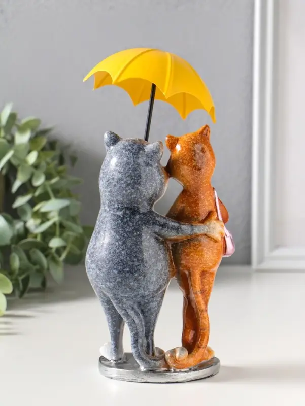 Фигурка полистоун лак &laquo;Котики. Прогулка под зонтом&raquo;, 21.5&times;10&times;11.2 см
