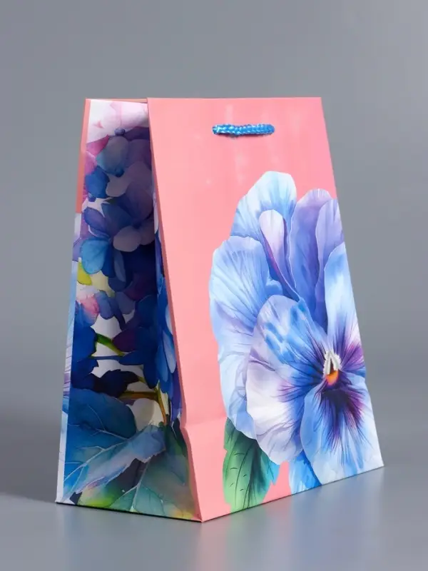 Пакет подарочный ламинированный, "Взгляд фиалки" 18 х 22,3 х 10 см