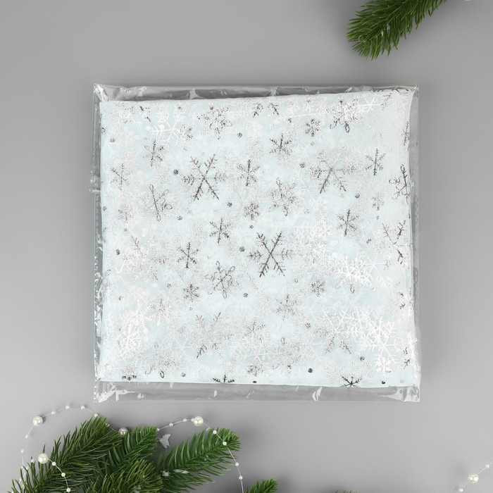 Фатин со снежинками, с тиснением, 155 см, 11 ± 1 г/кв.м, 0,91 ± 0,1 м, цвет белый/серебряный Фатин со снежинками, с тиснением, 155 см, 11 ± 1 г/кв.м, 0,91 ± 0,1 м, цвет белый/серебряный