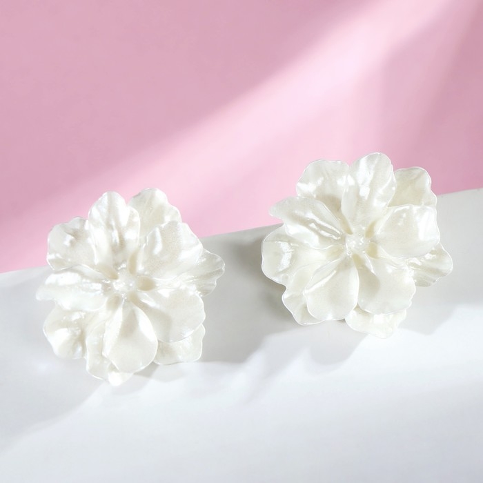 Серьги пластик «Распустившийся бутон» сияние, цвет белый Серьги пластик «Распустившийся бутон» сияние, цвет белый