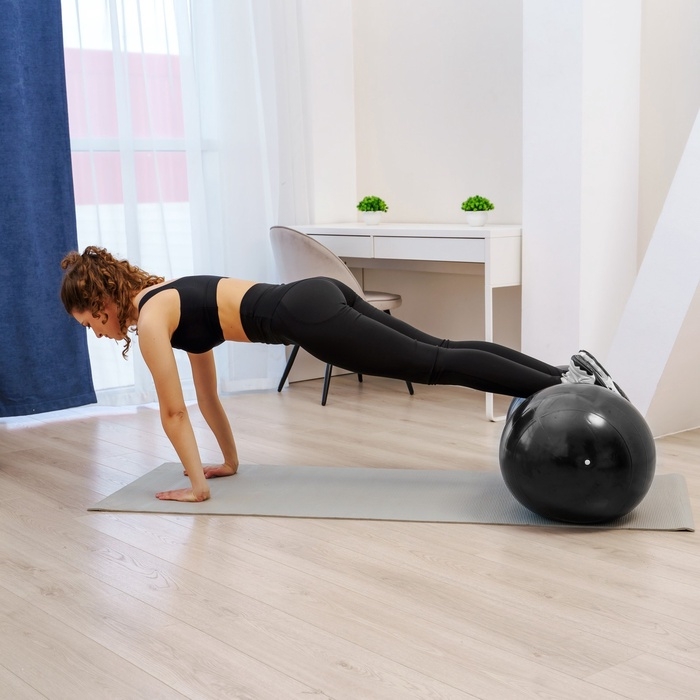 Фитбол овальный ONLYTOP, 77х40х40 см, 900 г, цвета МИКС Фитбол овальный ONLYTOP, 77х40х40 см, 900 г, цвета МИКС