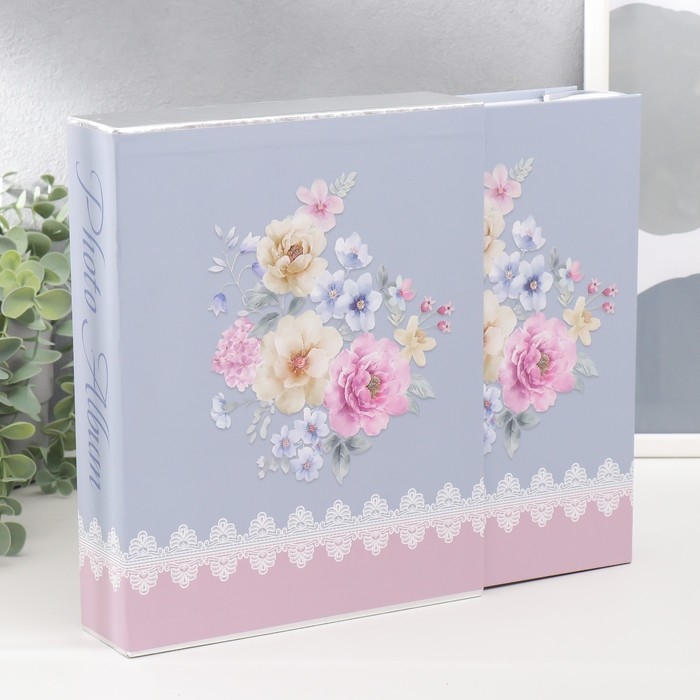 Фотоальбом на 200 фото 10х15 см Фотоальбом на 200 фото 10х15 см "Бабочки в цветах" в коробке МИКС 26,5х20,5х5,5 см