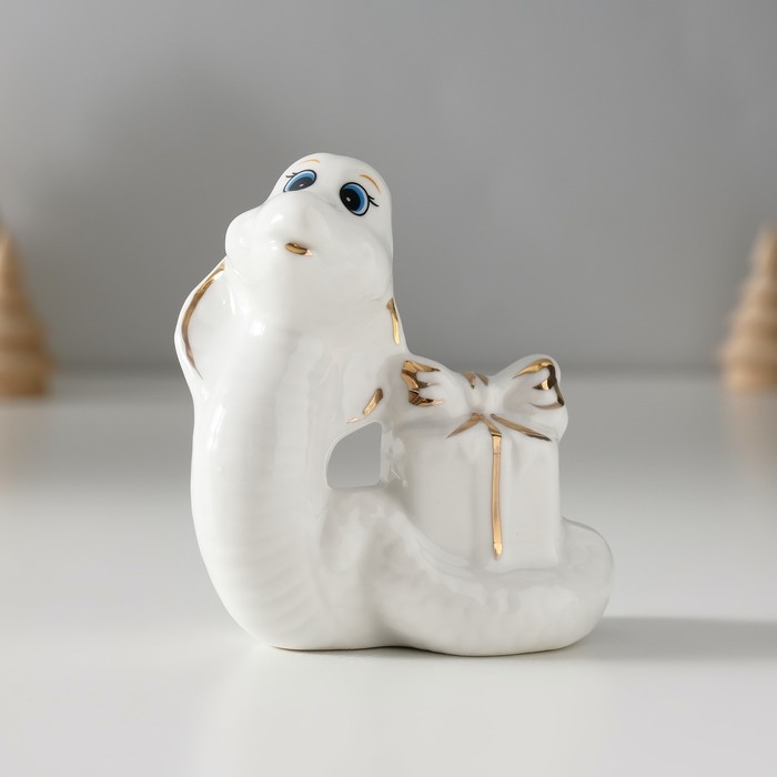 Сувенир керамика Сувенир керамика "Белая кобра с подарком" с золотом 3,5х8х7,5 см