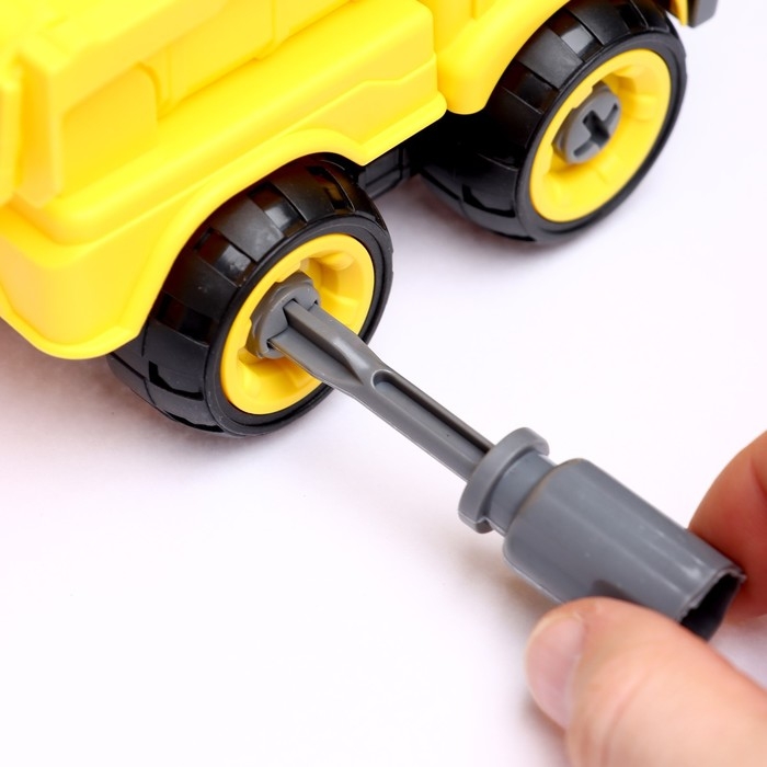 Конструктор винтовой «Самосвал», с отвёрткой, 22 детали Конструктор винтовой «Самосвал», с отвёрткой, 22 детали