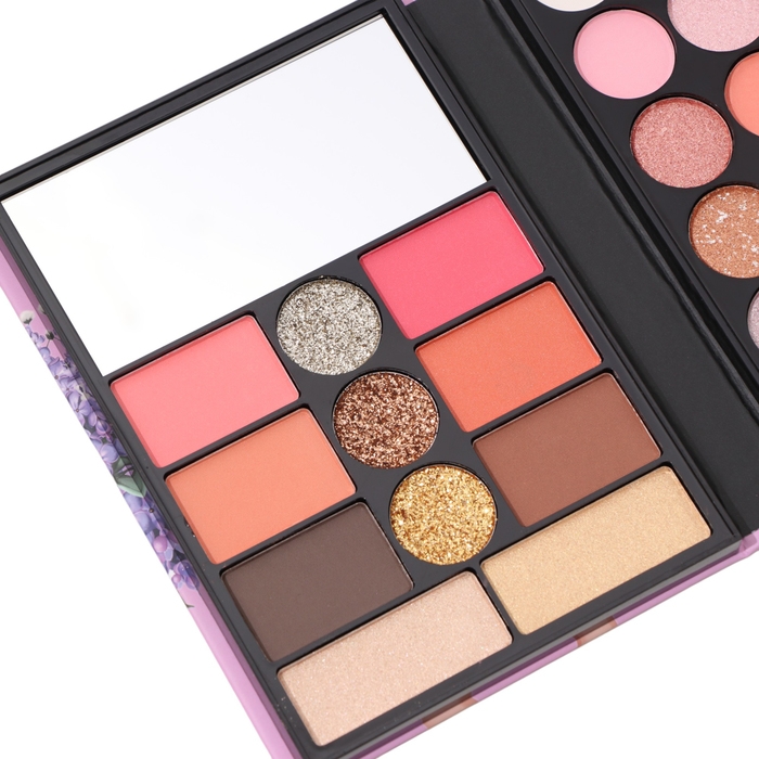 Набор декоративной косметики «Цветочная леди №2» Набор декоративной косметики «Цветочная леди №2»