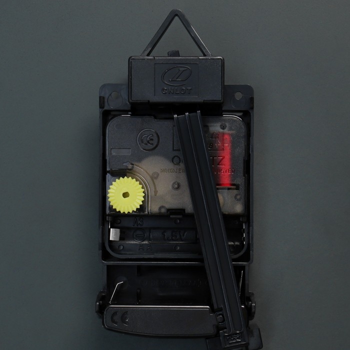 Часы настенные интерьерные, с маятником Часы настенные интерьерные, с маятником "Домик", бесшумные, 46 х 72 см