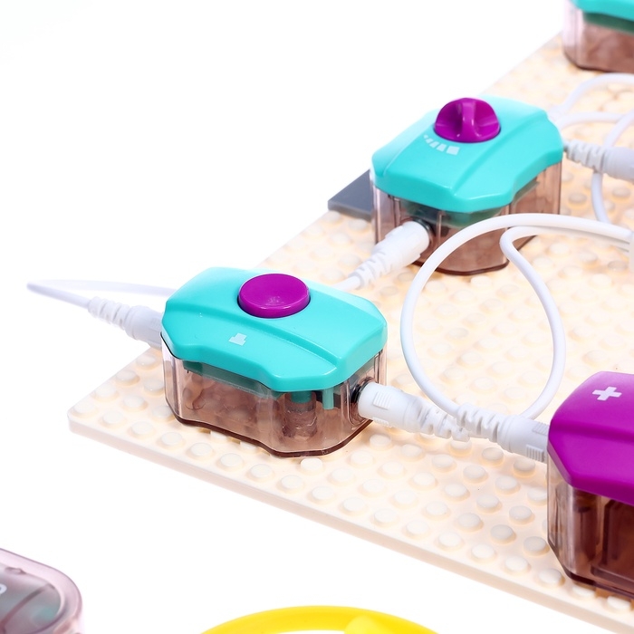 Электронный конструктор, 25 деталей, 48 схем Электронный конструктор, 25 деталей, 48 схем