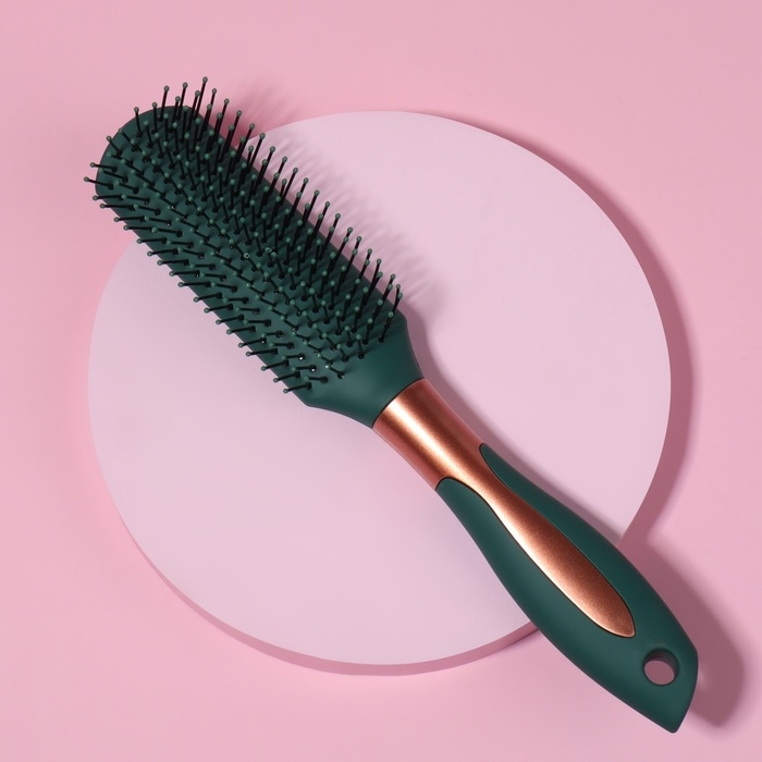 Расчёска массажная, прорезиненная ручка, 5 × 24 см, цвет зелёный/золотистый Расчёска массажная, прорезиненная ручка, 5 × 24 см, цвет зелёный/золотистый