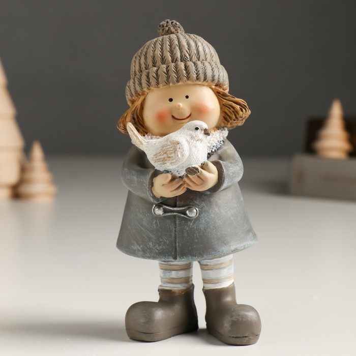 Сувенир полистоун  Сувенир полистоун "Малышка в сером пальто с птичкой/фонариком" МИКС 5х6х14 см
