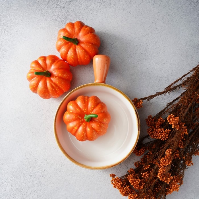 Кокотница фарфоровая Magistro «Церера», 500 мл, d=15 см, цвет оранжевый Кокотница фарфоровая Magistro «Церера», 500 мл, d=15 см, цвет оранжевый