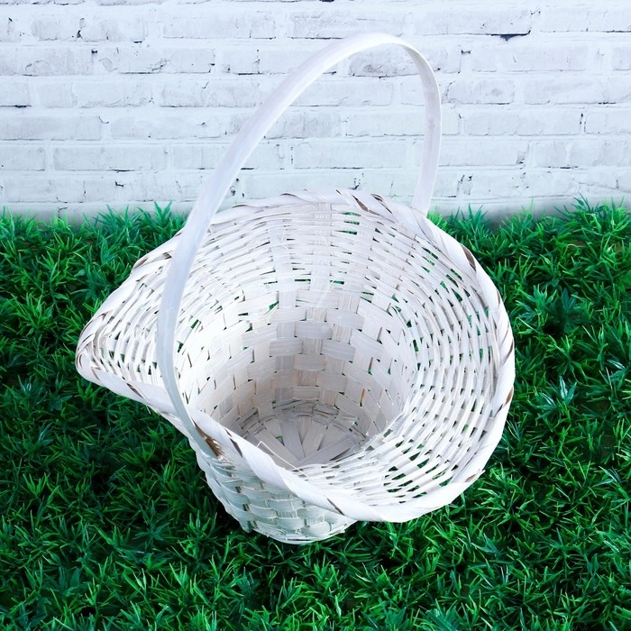 Корзина плетёная, бамбук, белая Корзина плетёная, бамбук, белая