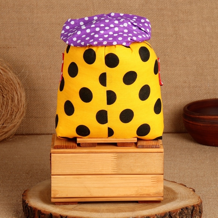 Оберег Оберег "Домовой Санёк", на сундуке, 29 х 20 см