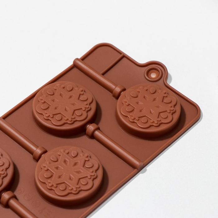 Форма для леденцов новогодняя Доляна «Морозко», силикон, 24×9,5×1,5 см, 6 ячеек (4×4 см), с палочками, цвет МИКС Форма для леденцов новогодняя Доляна «Морозко», силикон, 24×9,5×1,5 см, 6 ячеек (4×4 см), с палочками, цвет МИКС