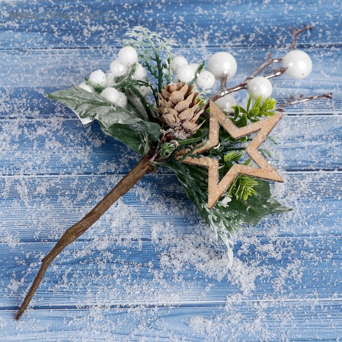 Декор  Декор "Зимнее очарование" шишка ягоды зелень, 19 см