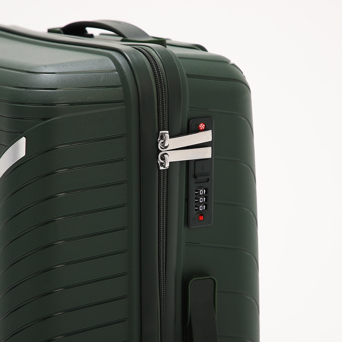 Чемодан средний 69 л (M), отдел на молнии, кодовый замок, 4 колеса, цвет зелёный Чемодан средний 69 л (M), отдел на молнии, кодовый замок, 4 колеса, цвет зелёный