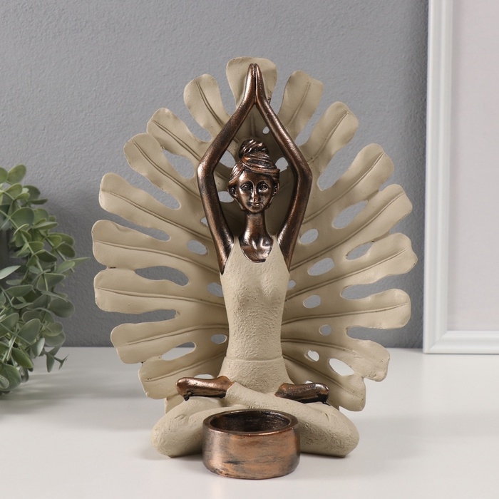 Сувенир полистоун подсвечник  Сувенир полистоун подсвечник "Девушка в позе лотоса у монстеры" под бронзу d=4,3 см 12,3х22х25 см