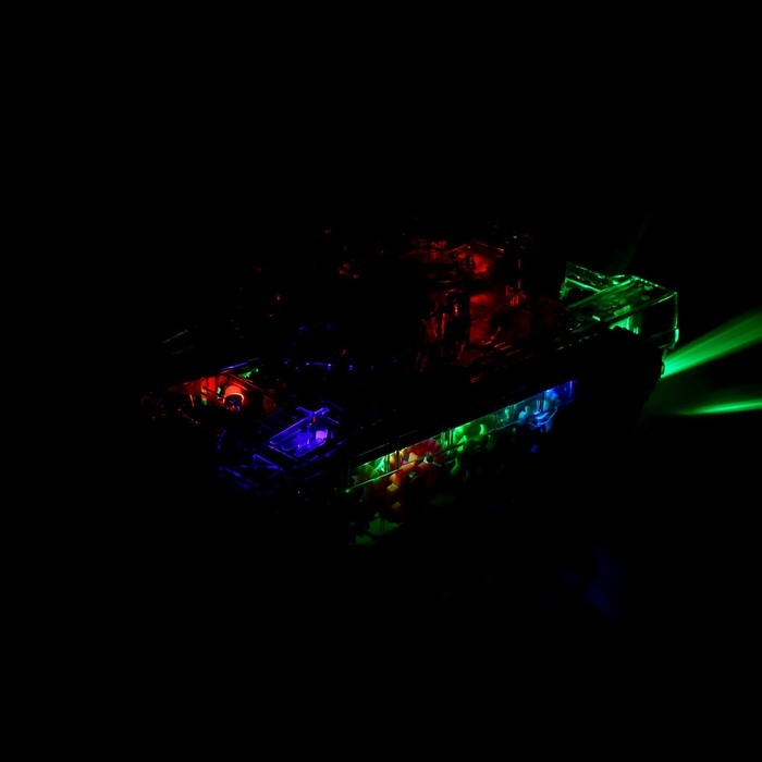 Танк «Шестерёнки», свет и звук, работает от батареек, цвет зелёный