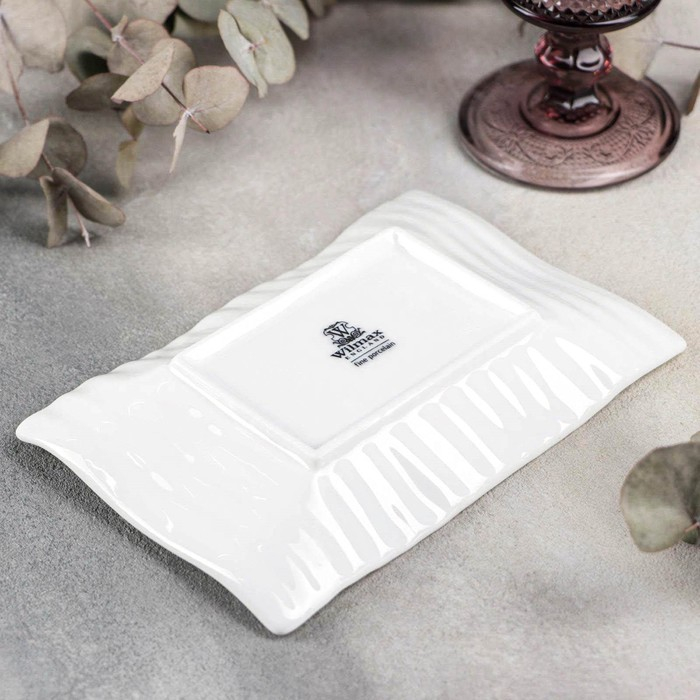 Блюдо фарфоровое Wilmax, 18×11,5 см, цвет белый Блюдо фарфоровое Wilmax, 18×11,5 см, цвет белый