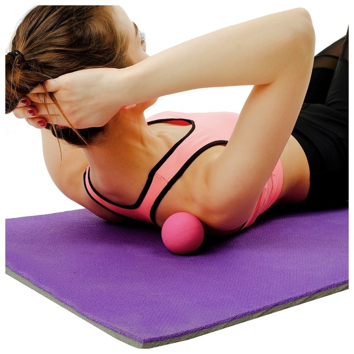 Мяч массажный ONLYTOP, d=6 см, 140 г, цвета МИКС Мяч массажный ONLYTOP, d=6 см, 140 г, цвета МИКС