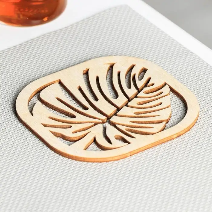 Подставка деревянная под горячее «Монстера», 8,7×9,2 см Подставка деревянная под горячее «Монстера», 8,7×9,2 см