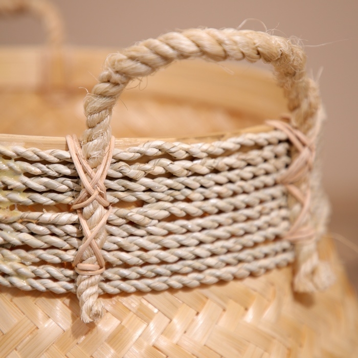 Корзина плетёная, из бамбука 40х40х40 см Корзина плетёная, из бамбука 40х40х40 см