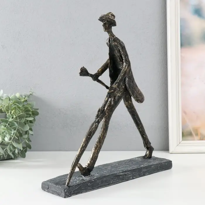 Фигурка полистоун &laquo;Человек с зонтом. На свидание&raquo; под металл, 31.7&times;12&times;34.4 см