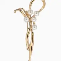 Брошь &laquo;Бантик&raquo;, жемчуг, цвет белый в золоте