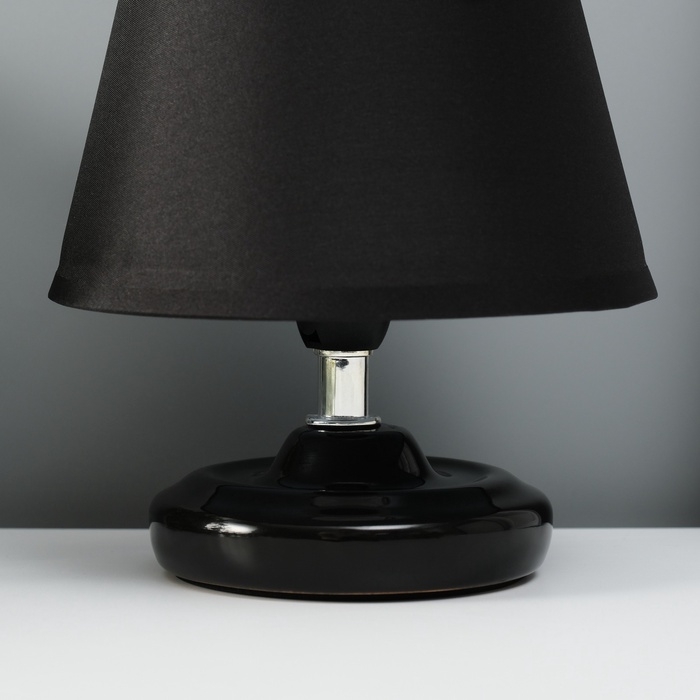 Лампа настольная Лампа настольная "Мини" 1х40Вт Е14 черный 15х15х20см МОДЕЛЬ: 3133993