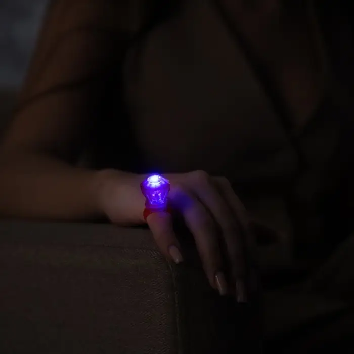 Световой аксессуар «Кольцо красное», 3×2.2 см, батарейки AG13×3 (в комплекте), свечение RGB