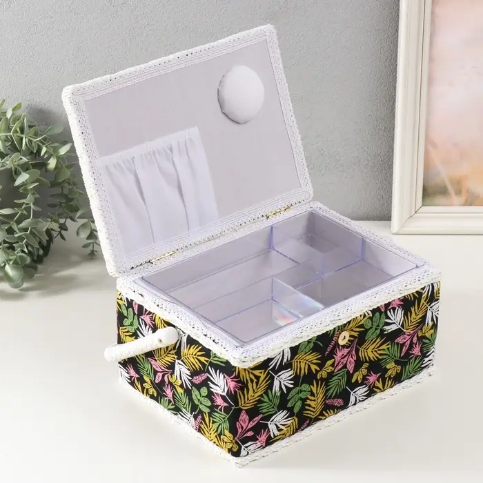 Шкатулка для рукоделия и шитья &laquo;Лесные веточки на чёрном&raquo;, хранение ниток, иголок, мелочи, 19&times;26&times;14.5 см