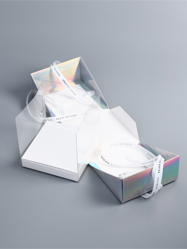 Коробка под бенто-торт с ленточками, голография , 15,5 х 15,5 х 16 см Коробка под бенто-торт с ленточками, голография , 15,5 х 15,5 х 16 см