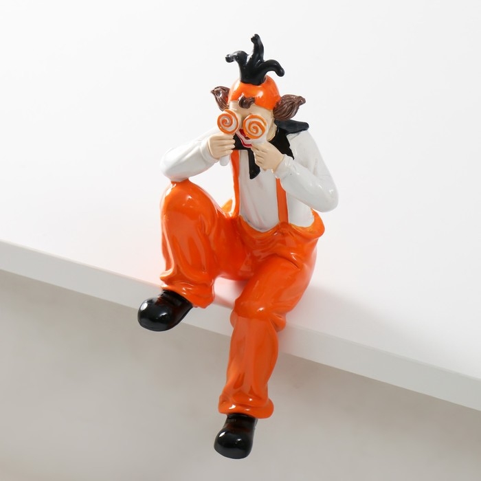 Сувенир полистоун  Сувенир полистоун "Клоун с леденцами, сидит" бело-оранжевый 10х9,5х20 см