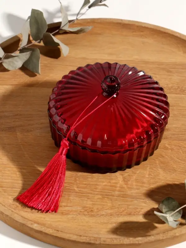 Свеча ароматическая в шкатулке Свеча ароматическая в шкатулке "Красная" 3 фитиля аромат роза 13,3х13,3х9,5 см