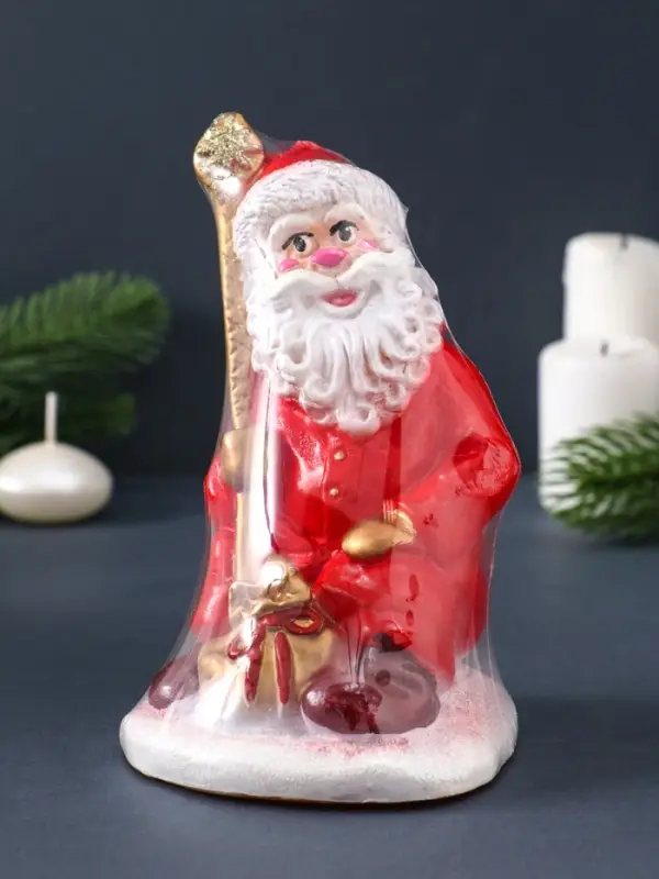 Свеча фигурная "Дед Мороз с мешком" 9х9,5х16 см
