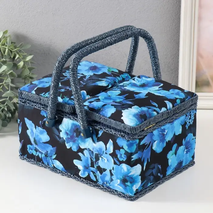Шкатулка для рукоделия и шитья &laquo;Голубые цветы на синем&raquo;, хранение ниток, иголок, мелочи, 19&times;26&times;14.5 см