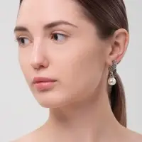 Клипсы &laquo;Грейс&raquo;, диагональ бусин, белая в чернёном серебре