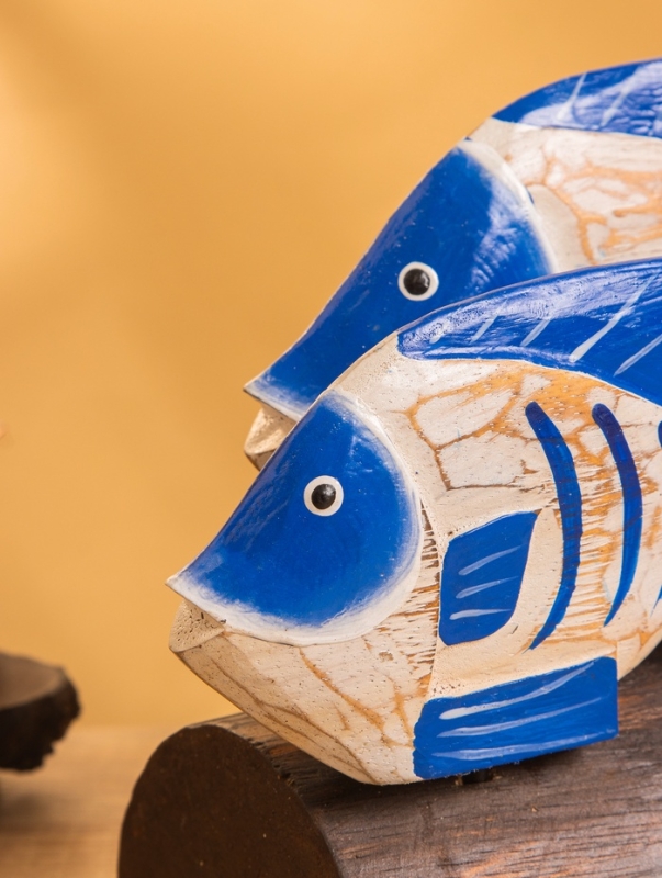 Сувенир «Экзотические рыбки», 30×11×18 см, дерево, бело-синий Сувенир «Экзотические рыбки», 30×11×18 см, дерево, бело-синий