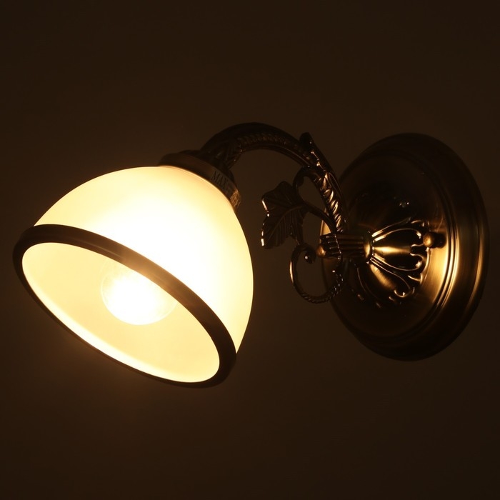 Бра ЭкономСвет 13060/1wAB WT, 1х40Вт, E27, 15х15х32 см, цвет бронза Бра ЭкономСвет 13060/1wAB WT, 1х40Вт, E27, 15х15х32 см, цвет бронза