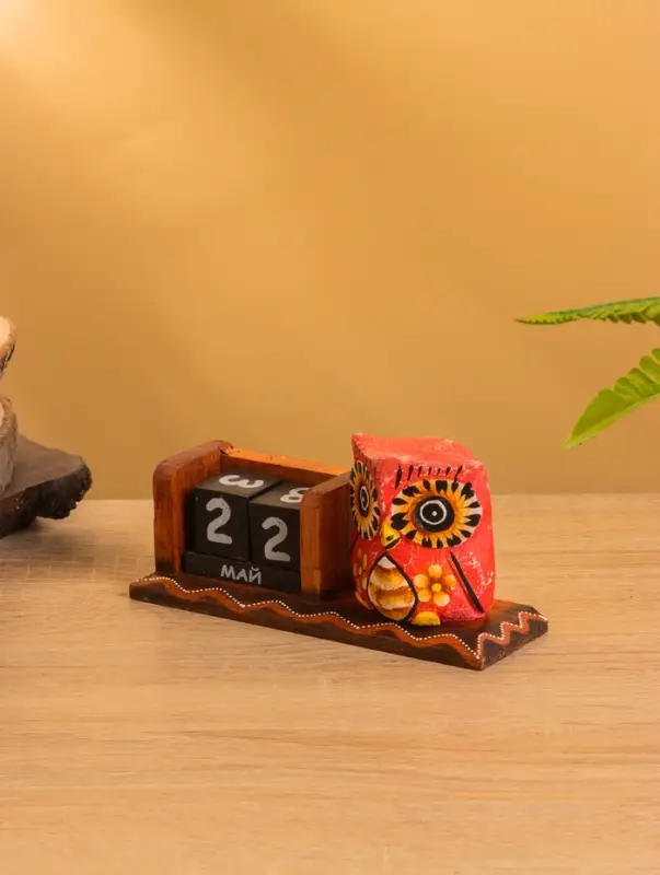 Вечный календарь настольный &laquo;Розовая сова&raquo;, 15&times;6&times;7 см, дерево