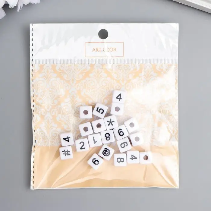 Бусины для творчества пластик "Циферки на кубике" белые набор 20 гр 1х1 см