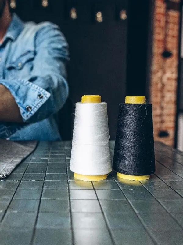 Нитки 40/2, 2700 м, чёрные