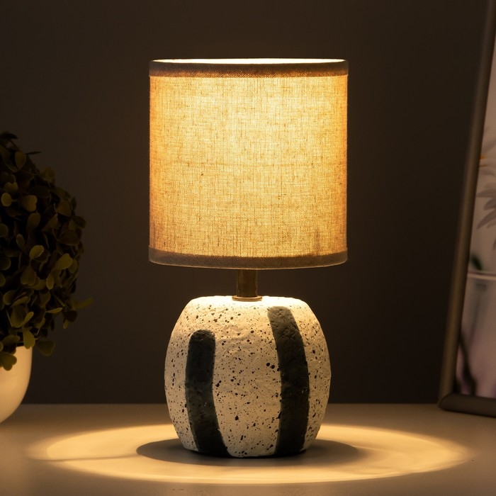 Настольная лампа Настольная лампа "Ариель" Е14 40Вт бежевый 13х13х25 см