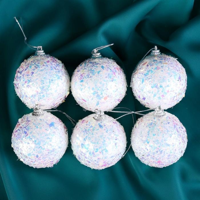 Набор шаров пластик d-6 см, 6 шт Набор шаров пластик d-6 см, 6 шт "Снежное сияние" белый