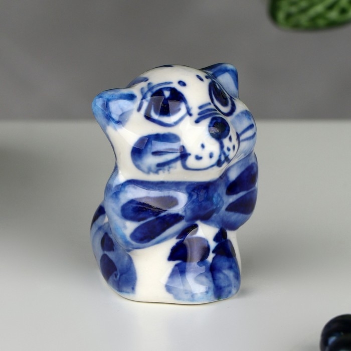 Сувенир «Кот с бантом», 3,5 см, гжель Сувенир «Кот с бантом», 3,5 см, гжель